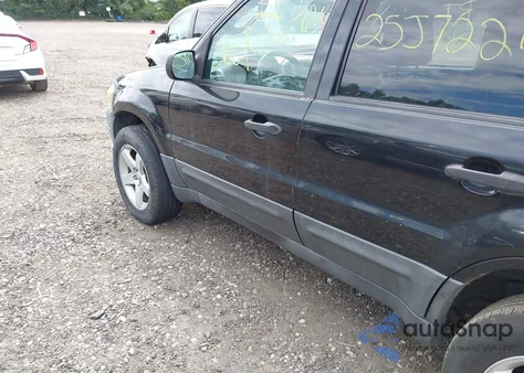 2005 Ford Escape Xlt from USA, damaged, VIN 1FMYU93155KB23106